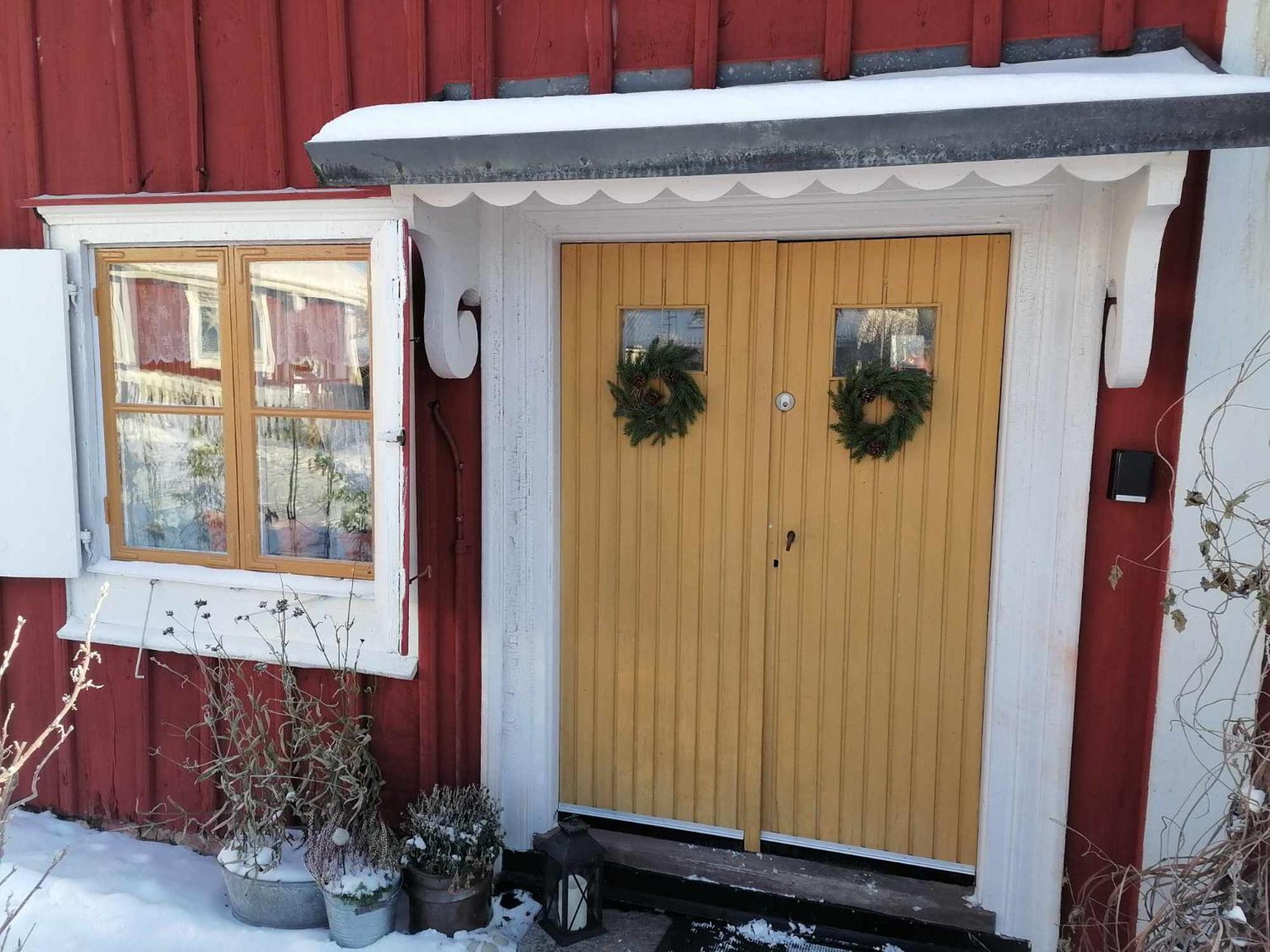 Rustik Stuga Med Lantlig Kaensla Naera Oerebro City Örebro Exterior foto